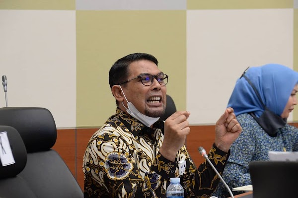 Ahok Sebut Komisaris BUMN Titipan Kementerian, Nasir Djamil: Dia Jadi Komut Itu Jatuh Dari Langit?