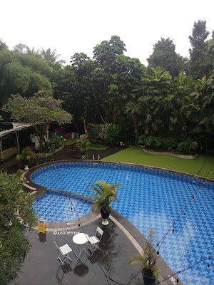 kolam renang Padjadjaran Suites Resort & Convention Hotel