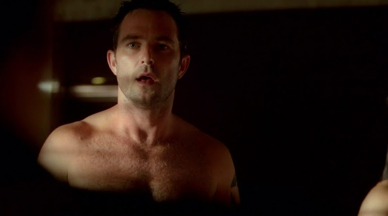 Sullivan Stapleton Shirtless in Strike Back s1e01