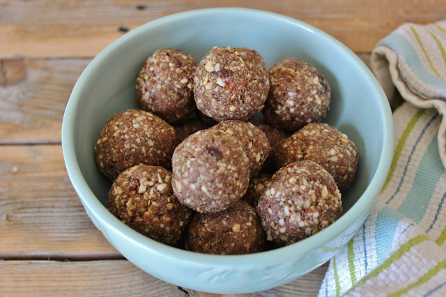 Easy No-Bake Chocolate Protein Balls - Clean and Gluten-Free