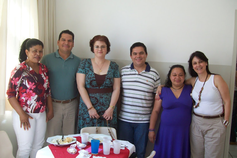 ALMOÇO COM AMIGOS