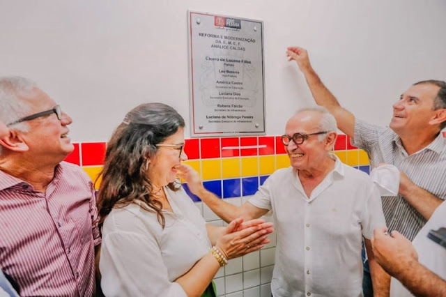 Cícero Lucena entrega obra de reestruturação da Escola Analice Caldas, em Jaguaribe