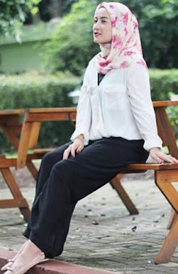 model fashion hijab casual modern