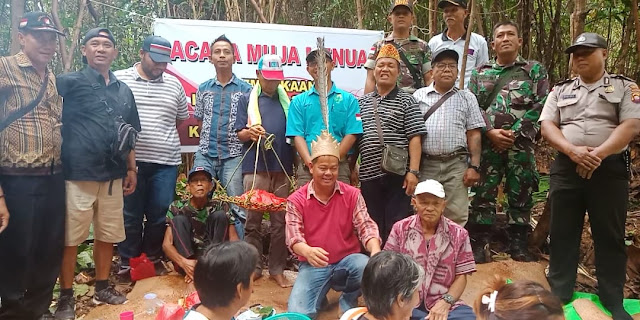 PT. Mandala Intan Jaya Buka Lahan Sawit di Seriang Seluas 203, 68 Ha, Warga Gelar Ritual Adat Tolak Bala (Muja Menua)