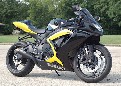 Suzuki GSX R750