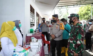 Tinjau posko banjir