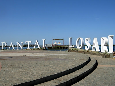 Landmark Paling Terkenal Di Indonesia [ www.BlogApaAja.com ]