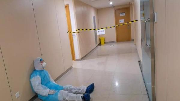 Ciri-ciri Terkena Virus Corona dan Gejalanya pada Manusia