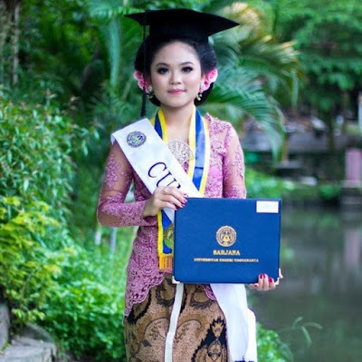 model kebaya wisuda untuk orang gemuk terbaru