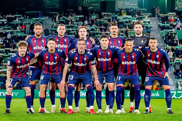 📸S. D. EIBAR 📆18 febrero 2024 ⬆️Matheus Pereira, Stoichkov, Jon Bautista, Sergio Álvarez, Luca Zidane. ⬇️Mario Soriano, Unai Vencedor, Anaitz Arbilla, Álvaro Tejero, Ríos Reina, Ager Aketxe. ELCHE C. F. 0 🆚 S. D. EIBAR 0 Domingo 18/02/2024, 21:00 horas. Campeonato de Liga de 2ª División, jornada 27. Elche, estadio Martínez Valero: 13.643 espectadores. GOLES: ⚽No hubo.