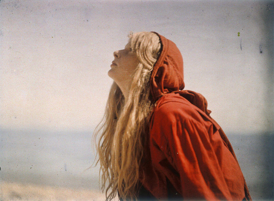 40 Old Color Pictures Show Our World A Century Ago - Christina In Red, 1913