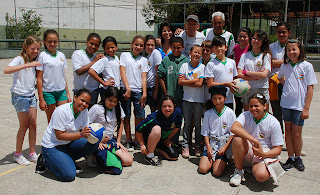 Professor Tony com os alunos do queimado