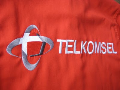 LOWONGAN KERJA TERBARU: Lowongan Kerja Call Center Staff at Telkomsel