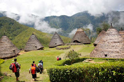 Mbaru Niang, Rumah Adat Unik Milik Suku Wae Rebo [ www.BlogApaAja.com ]