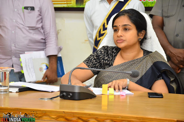 Swetha Mohanty IAS Officer noting down points