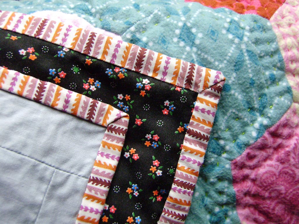 Binding a Quilt. How to Finish the Edges