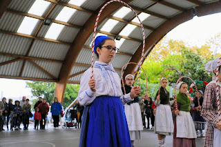 Alarde infantil de danzas de las fiestas de Beurko Bagatza