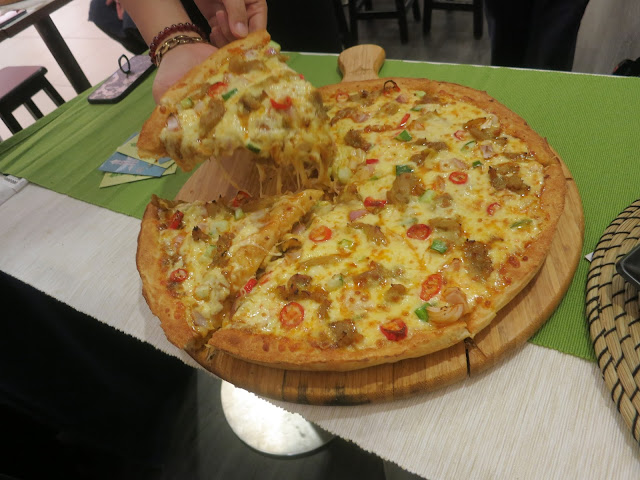 Satay Rendang Pizza