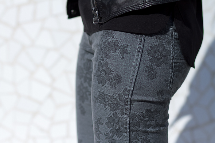 B-SIDE Grey Lace Print Jeans: EMMA G2902 by MELTIN' POT