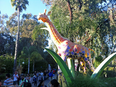 Giraffe statue Six Flags Discovery Kingdom