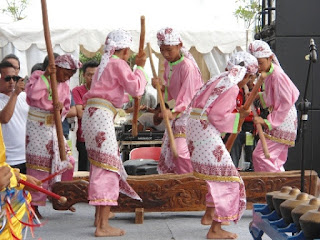 Pertunjukan Bendrong Lesung