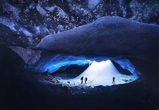 Ice Caves – Creative Photography Wallpapers