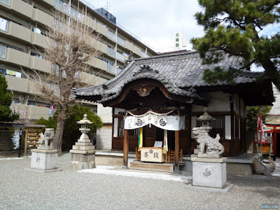 塚本神社拝殿