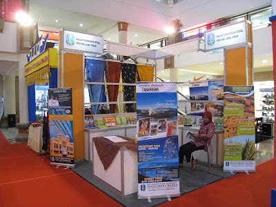 dekorasi stand pameran bali