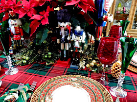 Christmas tablescape, Nutcrackers, Noritaki Royal Hunt, Noel wine flutes 