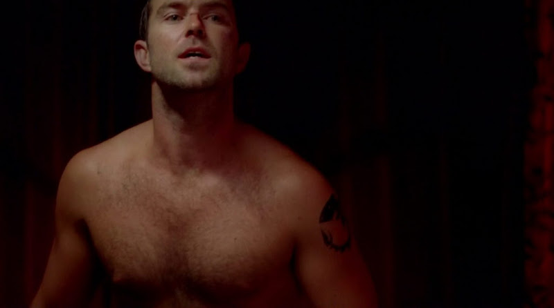 Sullivan Stapleton Shirtless in Strike Back s1e01