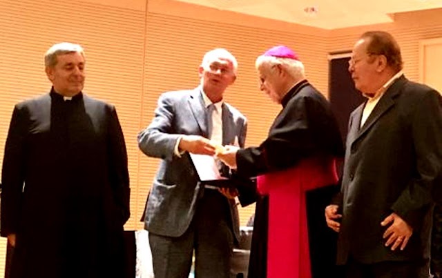 Monseñor Moronta recibe “Premio Paolo VI civiltà dell’amore” 