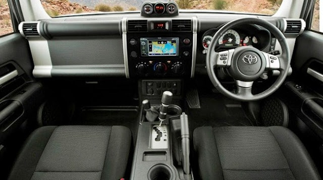 Toyota FJ Cruiser interior
