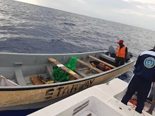 L'embarcation STAR WAY retrouvée puis remorquée par la Garde-côtes Comorienne