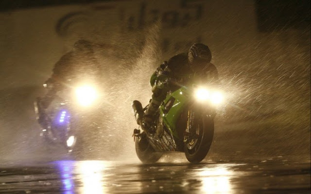 MOTORCYCLE RIDING IN THE RAIN | 15 Safety Tips for Motorcycle Riding in the Rain