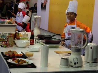 ramai orang puji emak adam pandai memasak tapi anak dia apa kurangnya 4