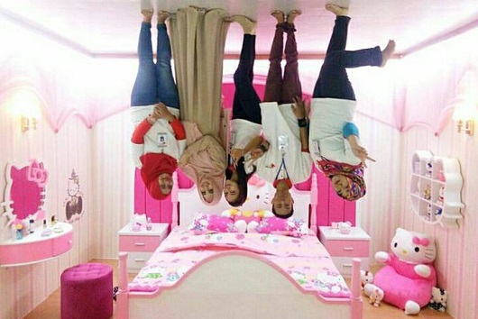 Wisata Foto Terbalik Upside Down World di Bandung