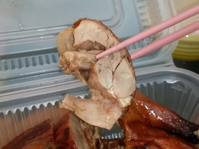 大家樂半隻燒鴨，一塊鴨脾肉