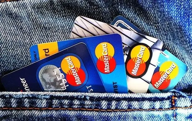 En qué consiste una tarjeta de crédito y cómo usarla?