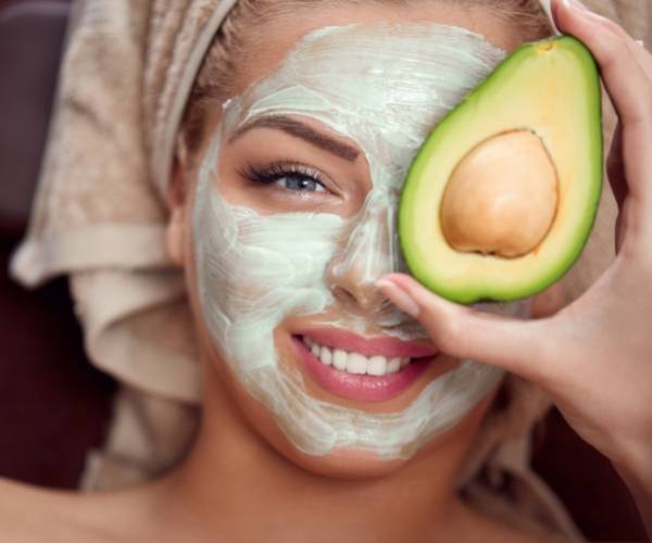 Easy Avocado Face Mask – DIY