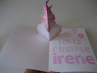 Detalle del pop up. Pop-up birthday card. Carte d'anniversaire pop-up