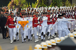 Tim Indonesia Jaya Bertugas pada Upacara Penurunan Bendera Merah Putih di Istana 