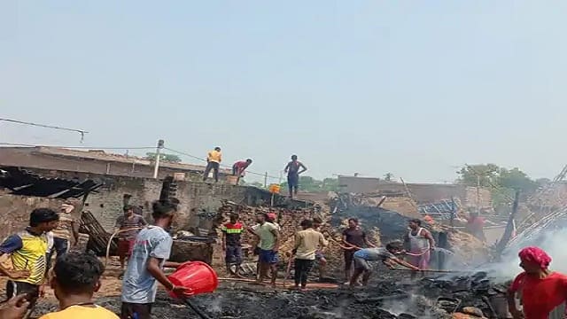 ghazipur-news-flames-were-rising-12-feet-high-villagers-found-it-on-fire-after-hard-work
