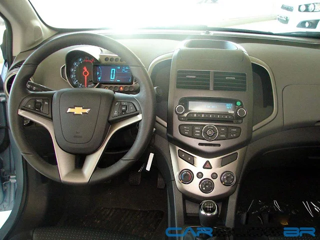 Chevrolet Sonic 2013 - por dentro