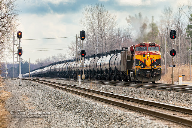 KCSM 4763 is the end-of-train DP unit on B725-23 at CP280 of the STS