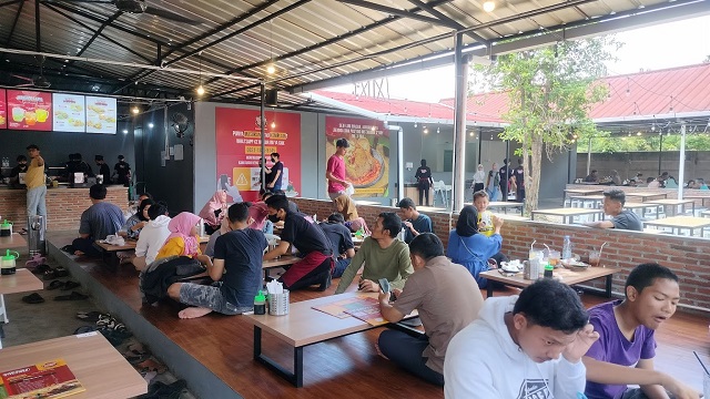 suasana sambal bakar indonesia cibinong bogor