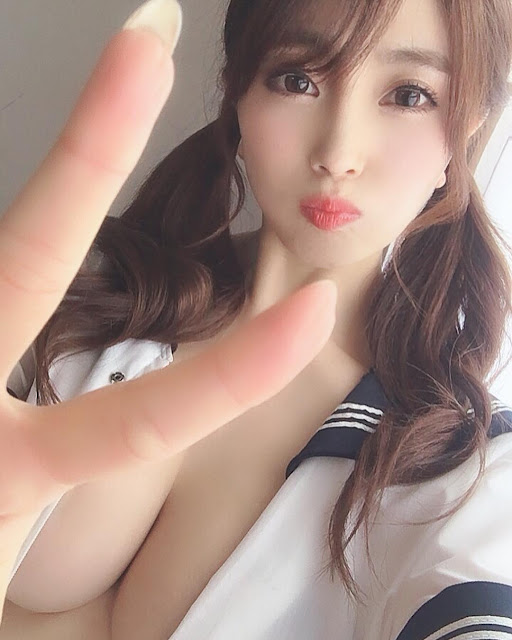 Tomomi Morisaki – Japanese Girls in Sexy School Uniform