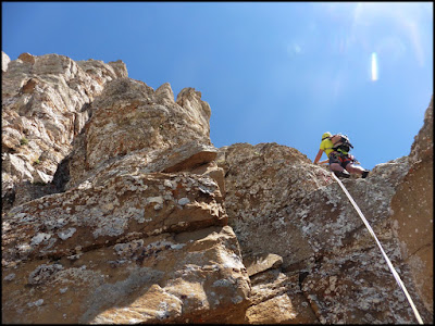 Escalando en la vía Subterránea al Aspe