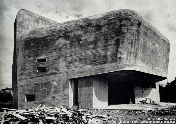 Nevers - Eglise Sainte-Bernadette du Banlay  Architectes: Claude Parent, Paul Virilio (Architecture Principe)  Construction: 1963 - 1966 