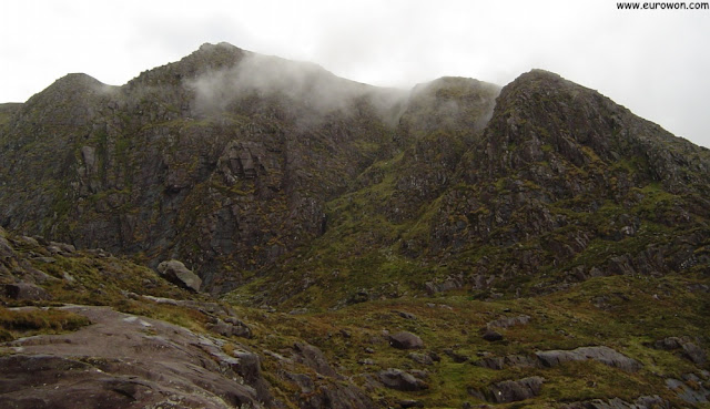 Montañas del Conor Pass de Irlanda