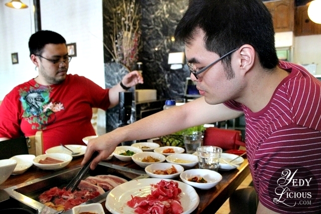 Food Bloggers at Lee Hak Korean Buffet